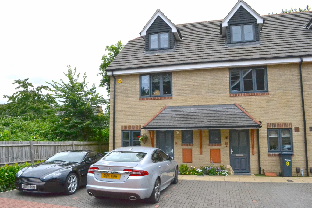 Home Jean Hennighan Properties