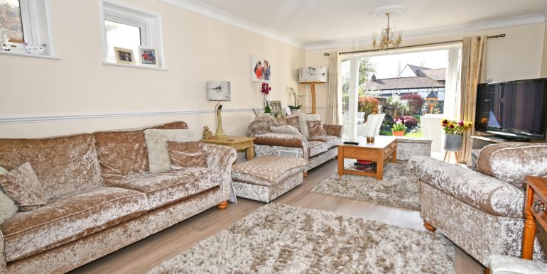 Sitting Room 1 of 4 (Medium)