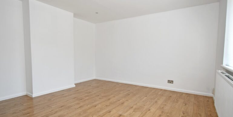 Sitting Room 1 of 3
