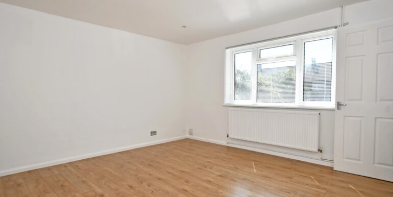 Sitting Room 3 of 3
