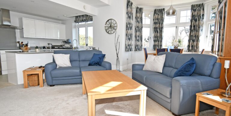 Sitting Area 2 (Overall)